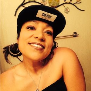 Meet your Posher, Nora